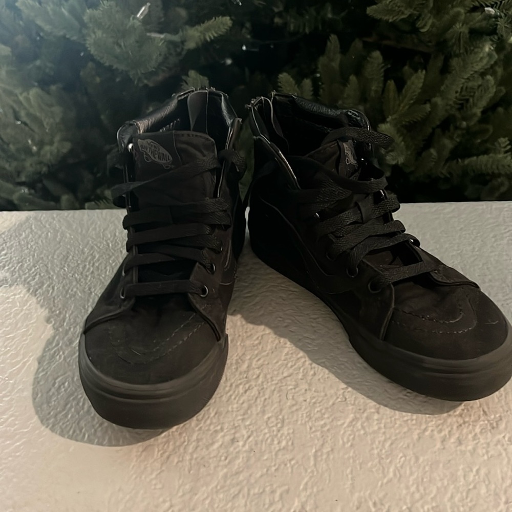 Vans Boys High Top Black Skate Size 4